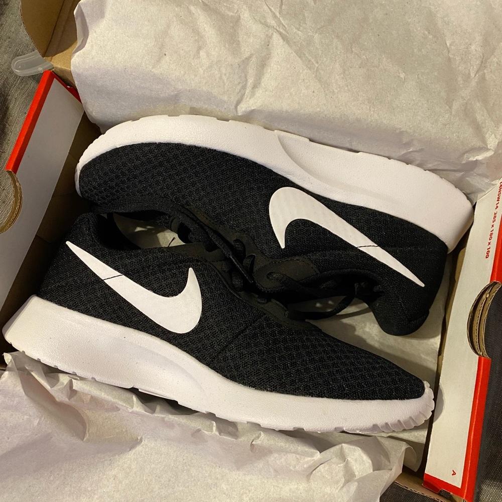 Womens Nike Tanjun NWT